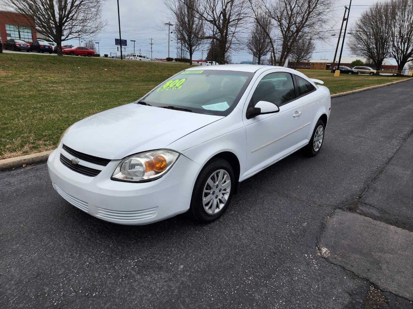 2010 WHITE /Gray Chevrolet Cobalt LT1 Coupe (1G1AD1F56A7) with an 2.2L L4 DOHC 16V engine, 4-Speed Automatic transmission, located at 1221 Madison St., Shelbyville, TN, 37160, (931) 680-9439, 0.000000, 0.000000 - Photo#0